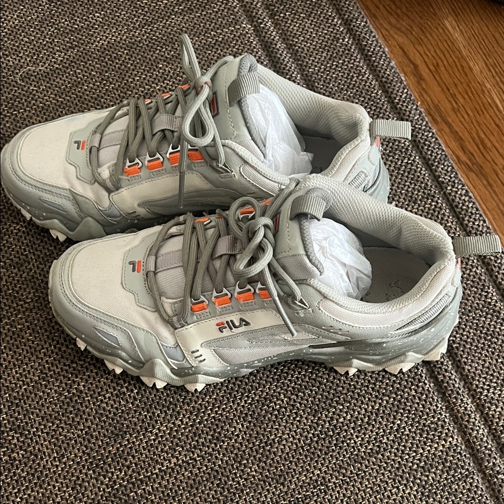 Filas Size 9 Women’s